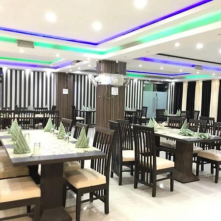 Hotel Sarweshwary Varanasi Exterior foto