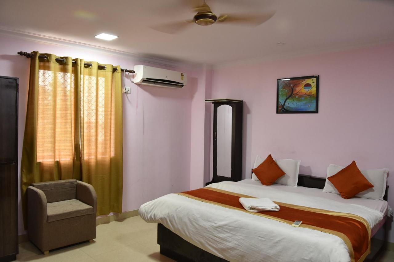 Hotel Sarweshwary Varanasi Exterior foto