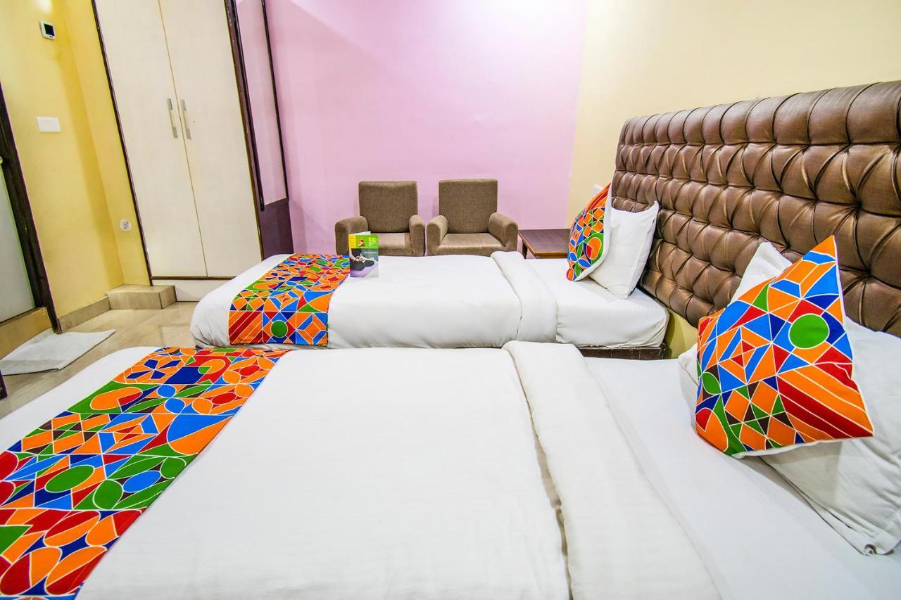 Hotel Sarweshwary Varanasi Exterior foto