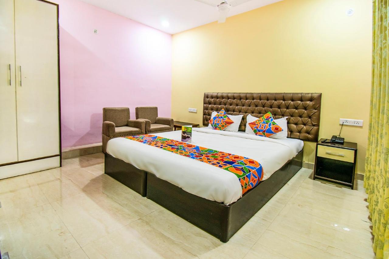 Hotel Sarweshwary Varanasi Exterior foto