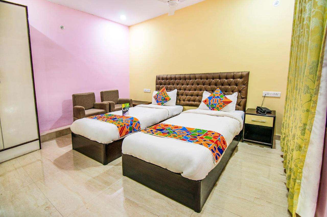 Hotel Sarweshwary Varanasi Exterior foto
