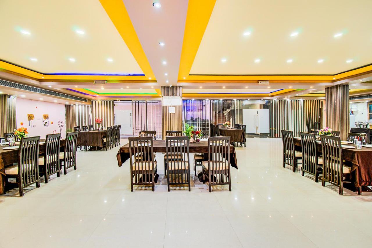 Hotel Sarweshwary Varanasi Exterior foto